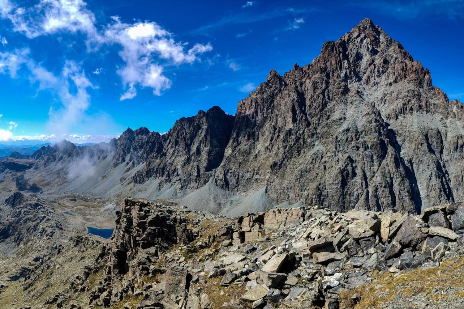 Tour-del-Monviso-in-tenda-scaled-1